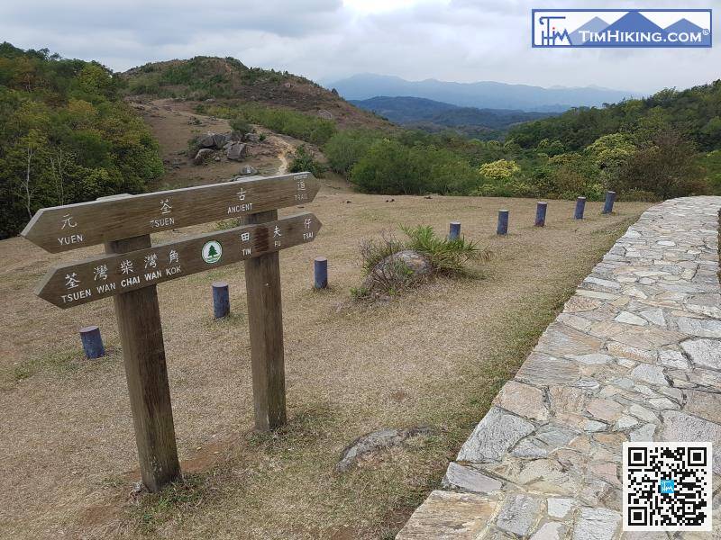 拍照休息過後，沿元荃古道往田夫仔方向行。