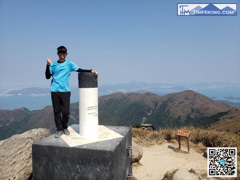 大東山是香港第三高峰，高海拔869米。