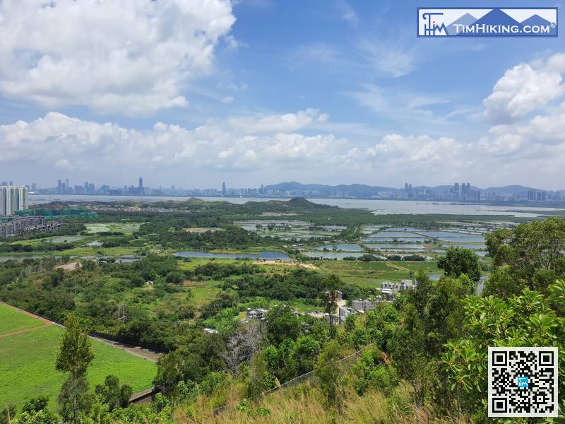 從髻山山頂望落豐樂圍，並不是最靚的角度，但就有幾好的360度景觀。