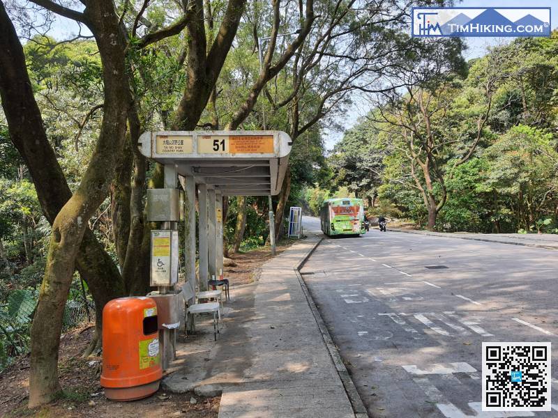 起點在大帽山郊野公園，可乘搭51巴士前往，並於大帽山郊野公園落車。