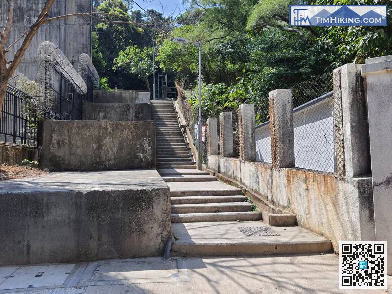 Follow the Po Luen Path to the end, and will see a wide stairway.