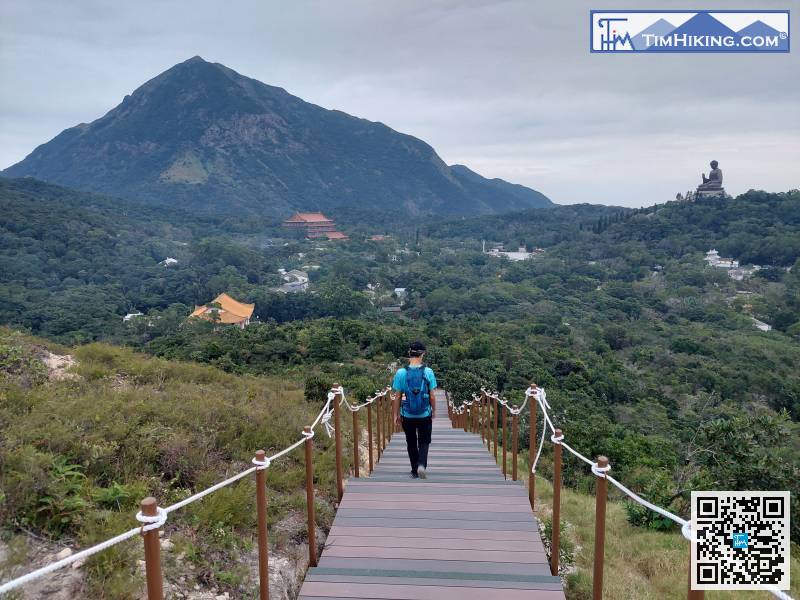 循官方棧道返落山，