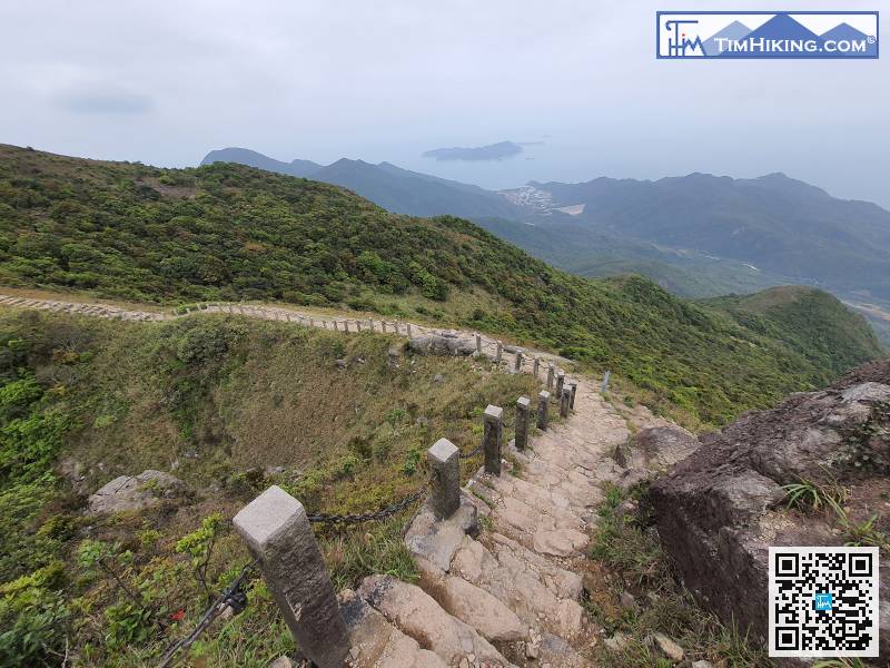 欣賞完這麼壯闊的風景，便原路折返，