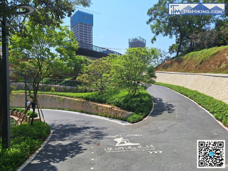 看完風景之後，要返回剛剛上來的路口，
