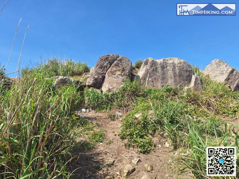 當來到大石的位置，